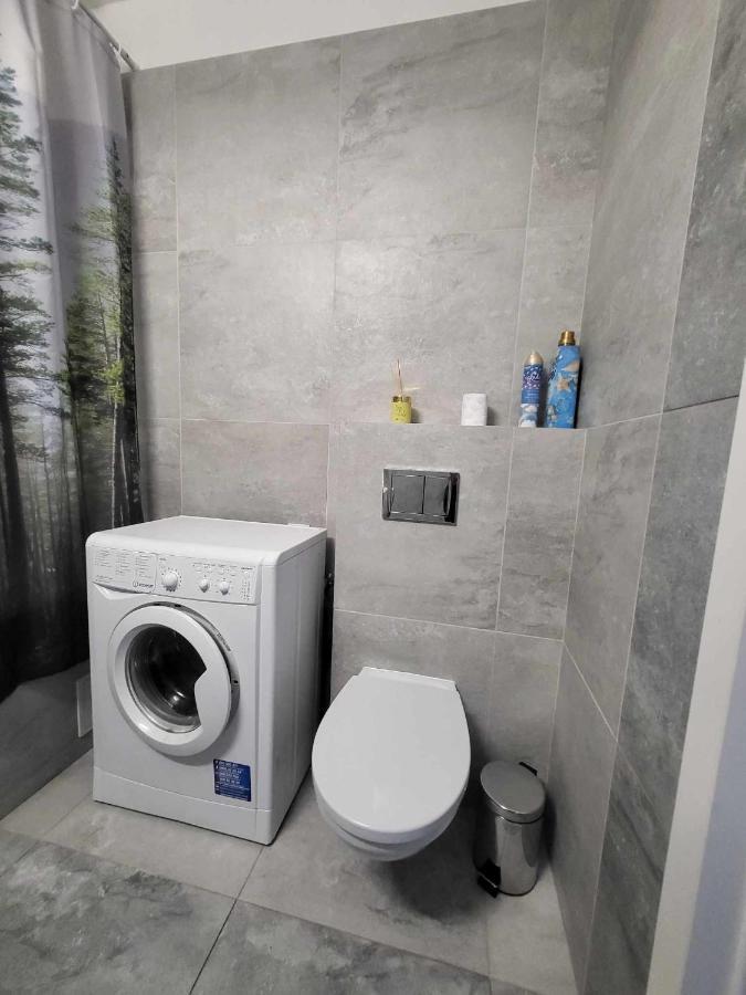 Friendly Apartment Blisko Progresji Warschau Buitenkant foto
